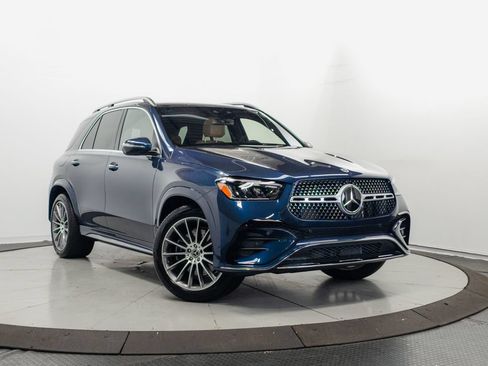 Used 2025 Mercedes-Benz GLE 450e 4MATIC w/ AMG Line Exterior image 1