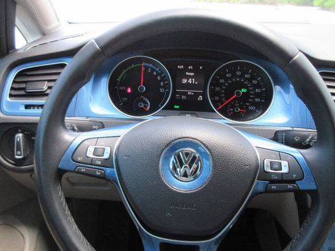 Used 2015 Volkswagen e-Golf SEL Premium FWD image 28