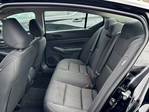 Used 2025 Nissan Altima 2.5 SV FWD image 17