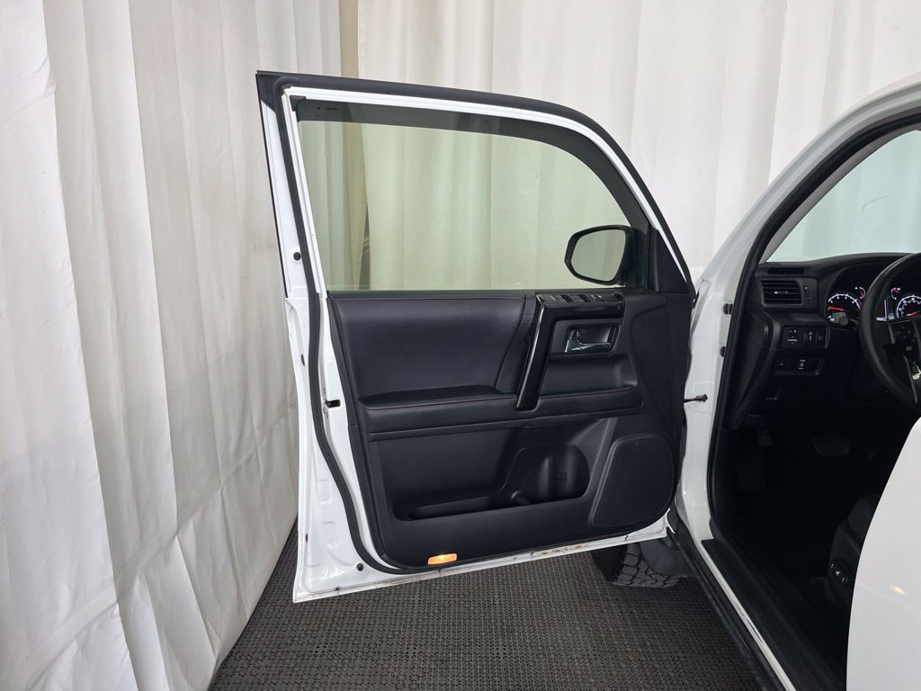 Used 2021 Toyota 4Runner Venture w/ Moonroof Package AWD/4WD image 20