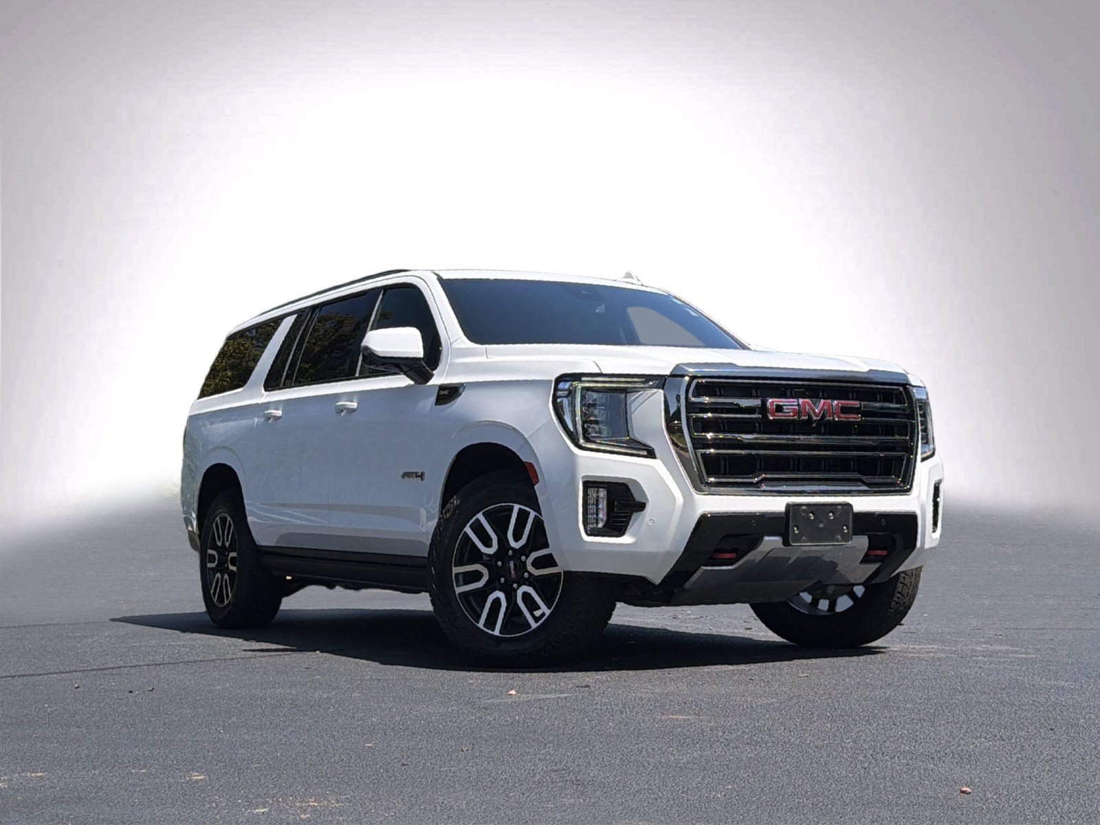 Used 2023 GMC Yukon XL AT4 w/ AT4 Premium Package AWD/4WD image 2