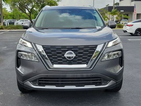 Used 2023 Nissan Rogue SL w/ SL Premium Package FWD image 2