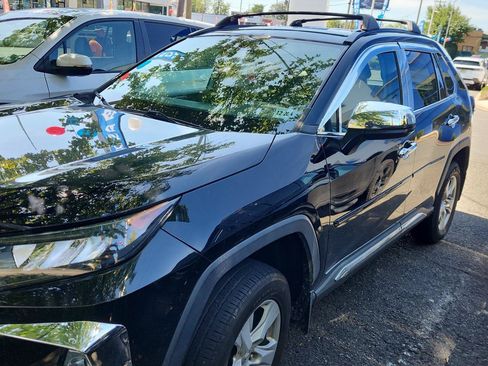 Used 2021 Toyota RAV4 LE AWD/4WD image 1