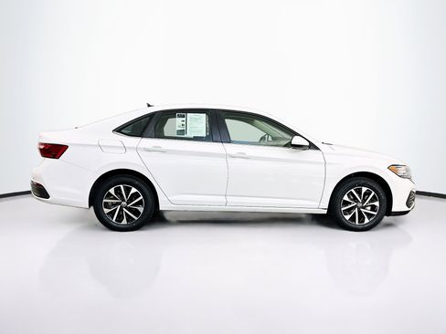 Used 2024 Volkswagen Jetta S image 10