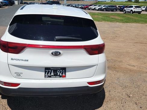 Used 2019 Kia Sportage LX AWD/4WD image 4