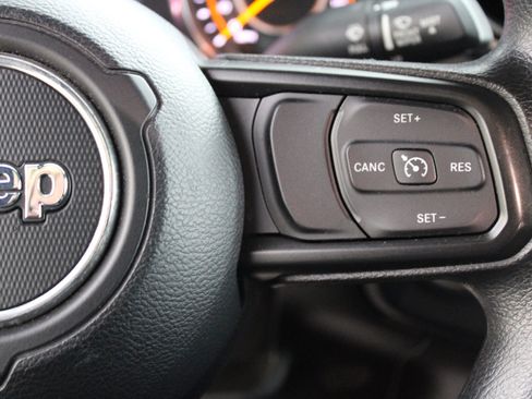 Certified 2021 Jeep Gladiator Sport image 17