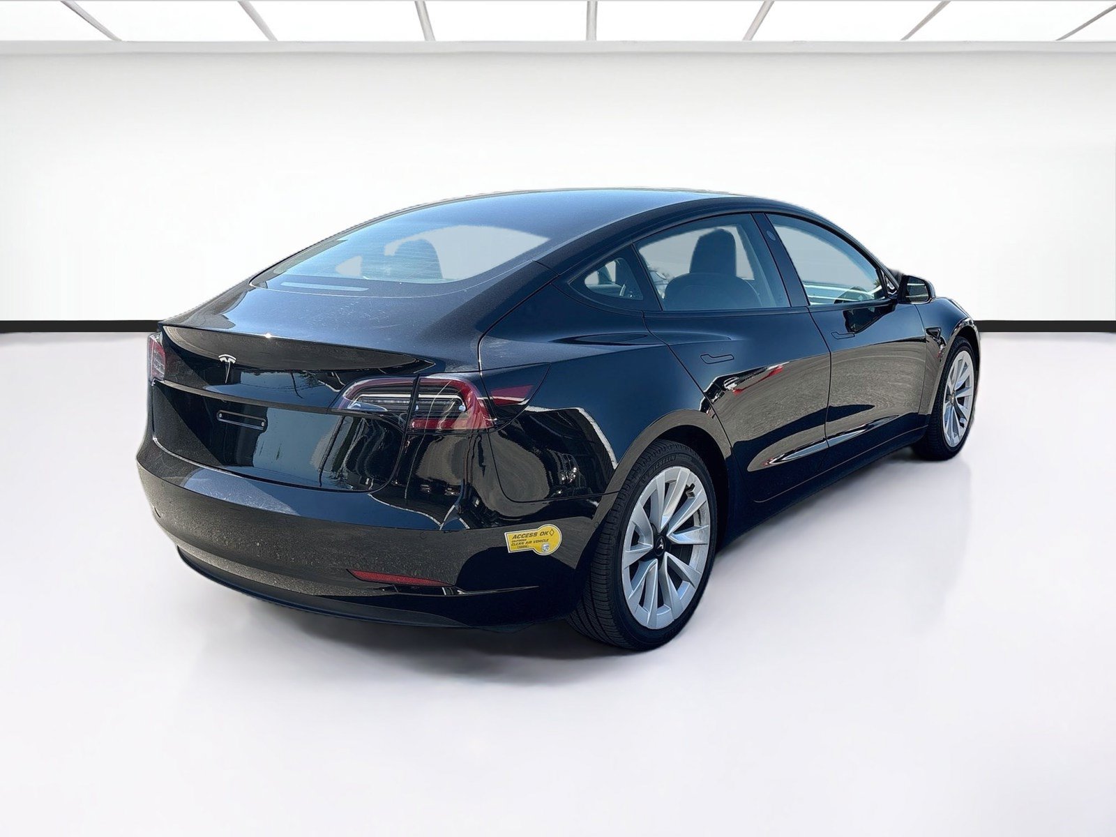 Used 2022 Tesla Model 3 RWD image 4