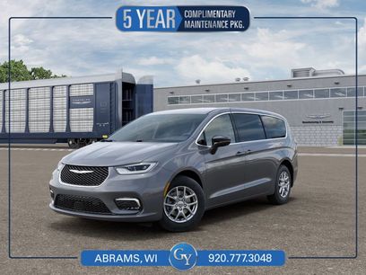 New 2025 Chrysler Pacifica Select