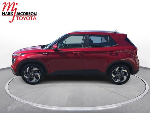 Used 2024 Hyundai Venue SEL image 14