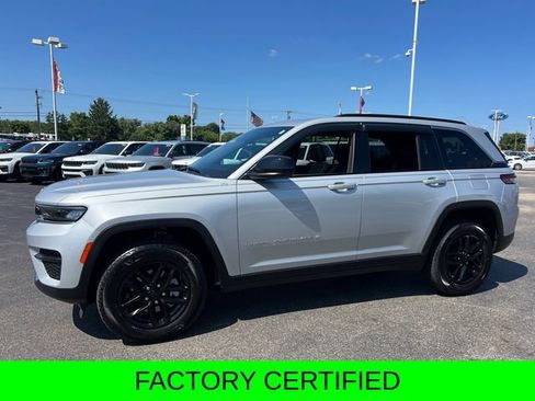 Certified 2025 Jeep Grand Cherokee Laredo X w/ Luxury Tech Group I AWD/4WD image 3