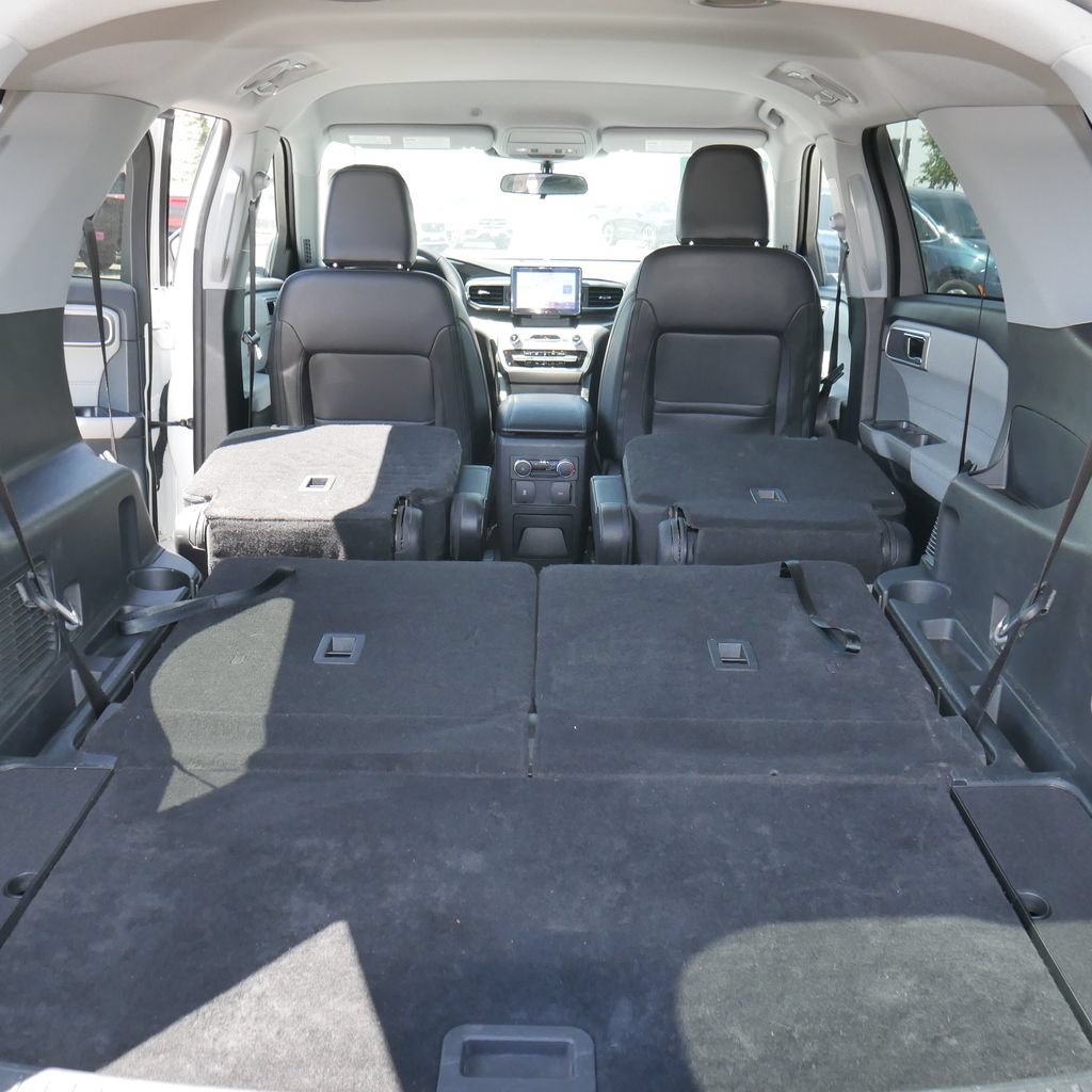 Used 2024 Ford Explorer XLT w/ Equipment Group 202A AWD/4WD image 20