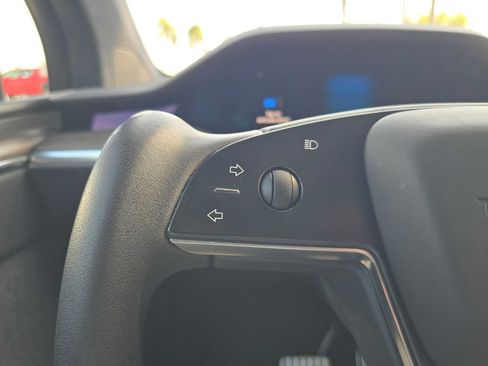 Used 2022 Tesla Model X AWD/4WD image 28