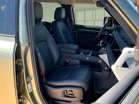 Used 2024 Land Rover Defender 110 S image 7