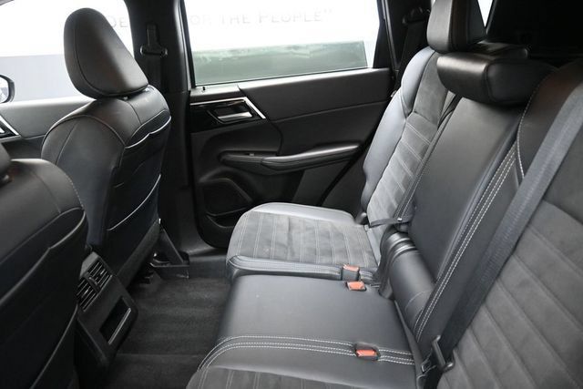 Used 2024 Mitsubishi Outlander SE FWD image 23