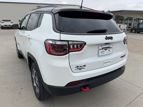 Used 2022 Jeep Compass Trailhawk w/ Trailhawk Convenience Group AWD/4WD image 6