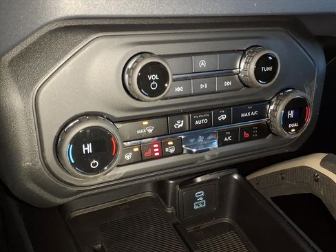 New 2025 Ford Bronco Badlands w/ Sasquatch Package image 21