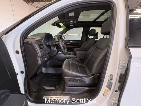 Used 2021 Chevrolet Tahoe Z71 w/ Luxury Package AWD/4WD image 12