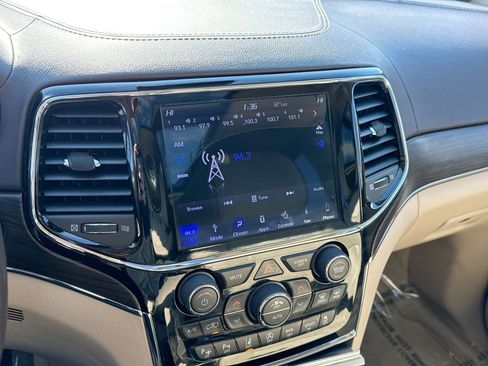 Used 2019 Jeep Grand Cherokee Overland image 18