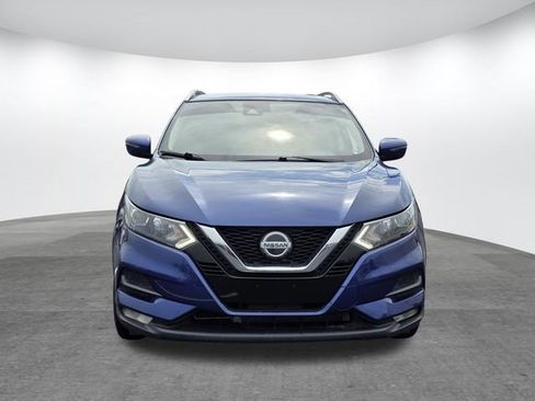 Used 2022 Nissan Rogue Sport SV FWD image 2