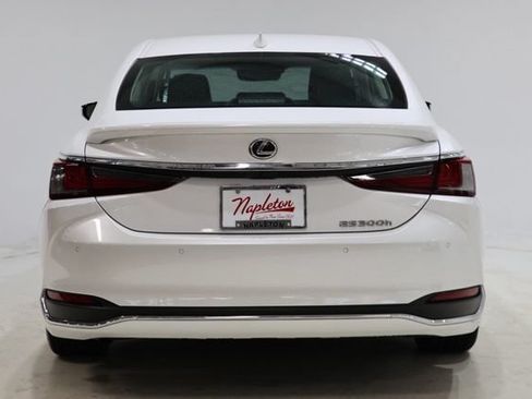 Used 2023 Lexus ES 300h Ultra Luxury w/ Accessory Package (Z1) FWD image 7