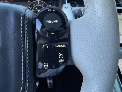 Used 2022 Land Rover Range Rover Sport SVR AWD/4WD image 18