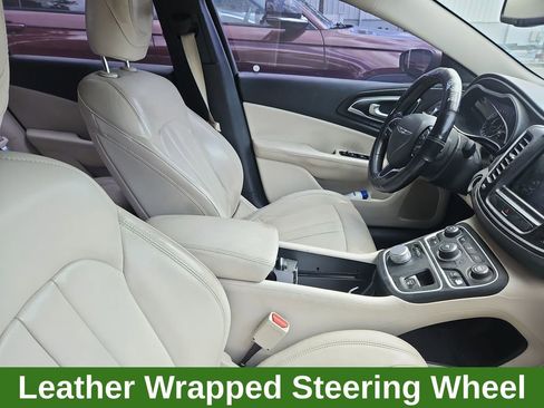 Used 2017 Chrysler 200 Limited Platinum image 8