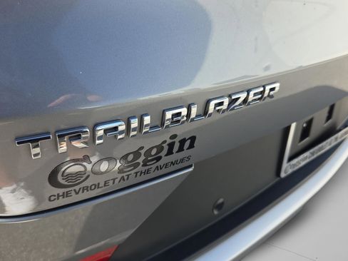 Used 2024 Chevrolet TrailBlazer LT w/ Driver Confidence Package FWD image 32