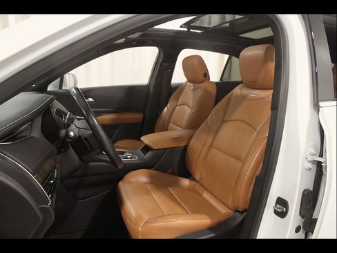 Used 2019 Cadillac XT4 Premium Luxury AWD/4WD image 5