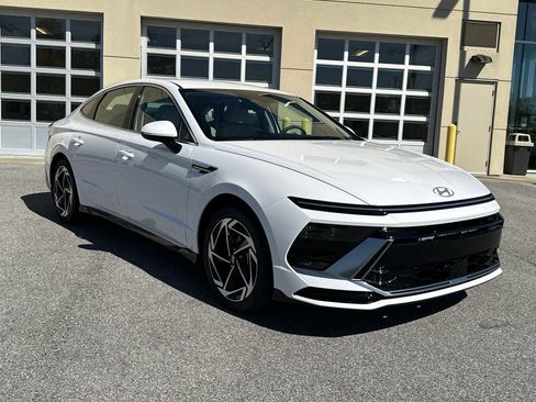 New 2026 Hyundai Sonata SEL FWD image 2