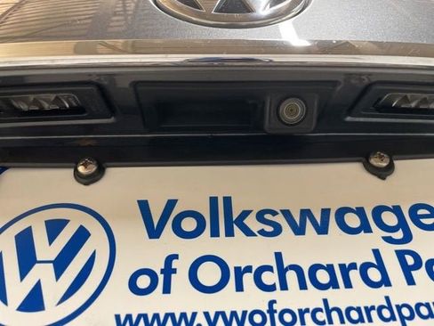 Used 2016 Volkswagen Passat 1.8T SE FWD image 9