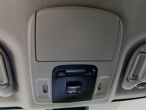 Used 2024 Toyota Camry SE image 21