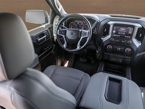 Used 2020 Chevrolet Silverado 1500 LT Trail Boss image 28