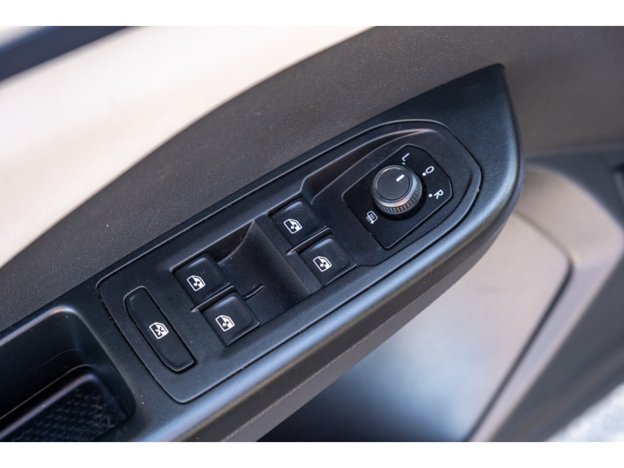 Used 2022 Volkswagen Taos SE FWD image 14