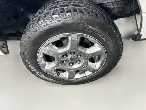 Used 2014 Ford F150 XLT w/ Equipment Group 302A Luxury RWD image 11