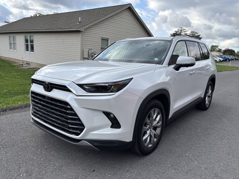 Certified 2024 Toyota Grand Highlander Limited image 8