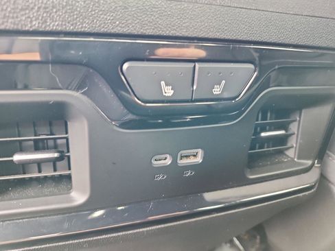 Used 2024 GMC Sierra 2500 AT4X image 19