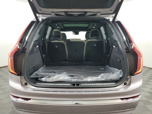 Certified 2026 Volvo XC90 B6 Plus w/ Protection Package Premier AWD/4WD image 11