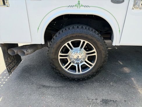 Used 2016 Ford F350 Platinum w/ Snow Plow Prep Package AWD/4WD image 22