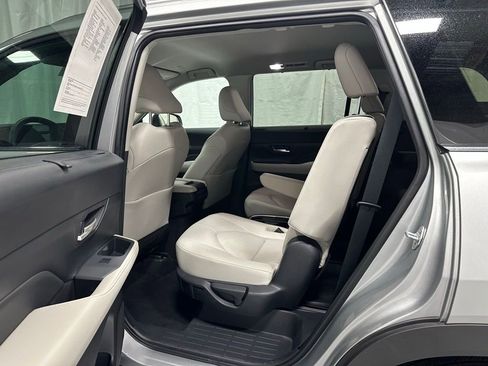 Used 2025 Toyota Grand Highlander AWD image 45