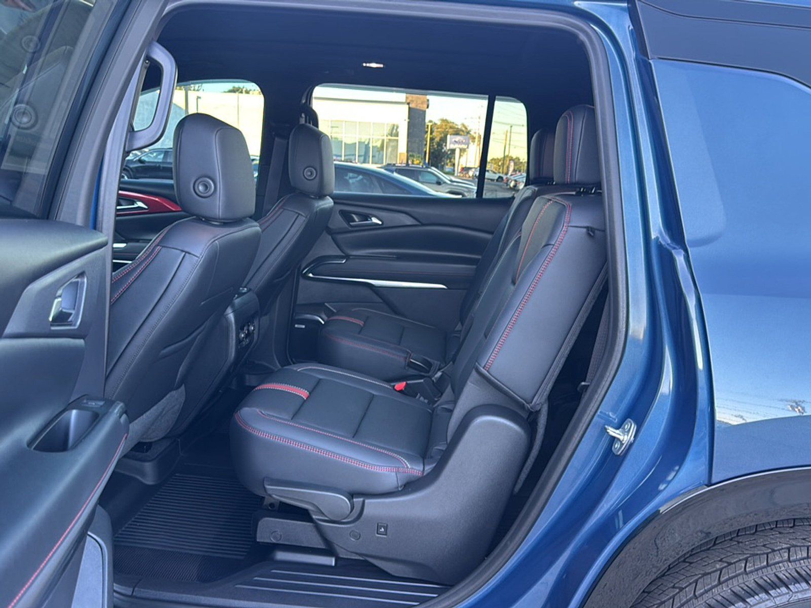 Used 2024 Chevrolet Traverse RS w/ LPO, Floor Liner Package AWD/4WD image 21