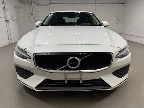 Used 2020 Volvo S60 T6 Momentum image 2