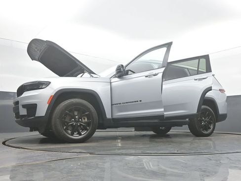 Used 2024 Jeep Grand Cherokee L Laredo AWD/4WD image 61