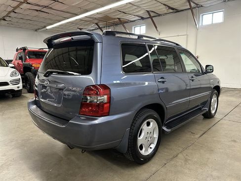 Used 2005 Toyota Highlander Limited image 3