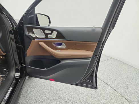 Certified 2026 Mercedes-Benz GLS 450 4MATIC image 21