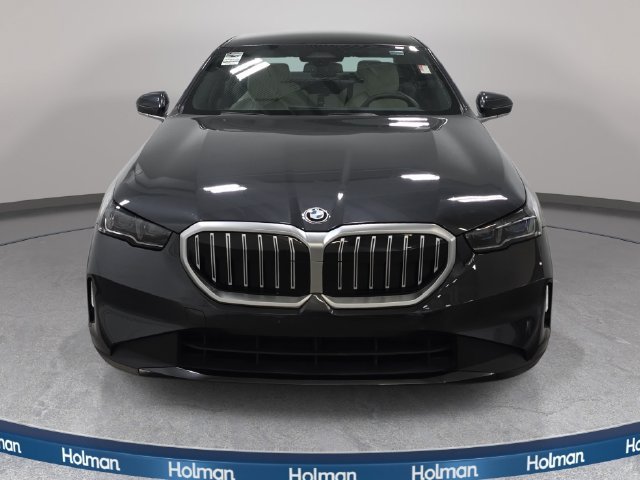 Certified 2024 BMW 540i xDrive w/ Convenience Package AWD/4WD image 2