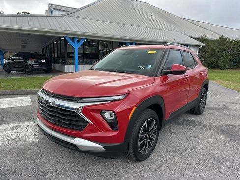 Used 2026 Chevrolet TrailBlazer LT w/ Convenience Package image 1