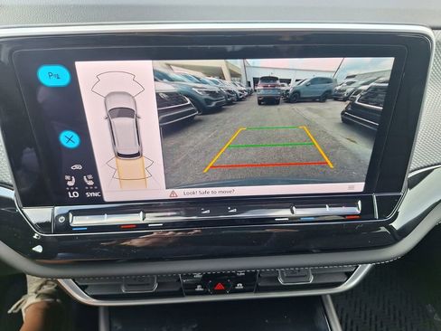 New 2026 Volkswagen Atlas Cross Sport SEL R-Line image 16