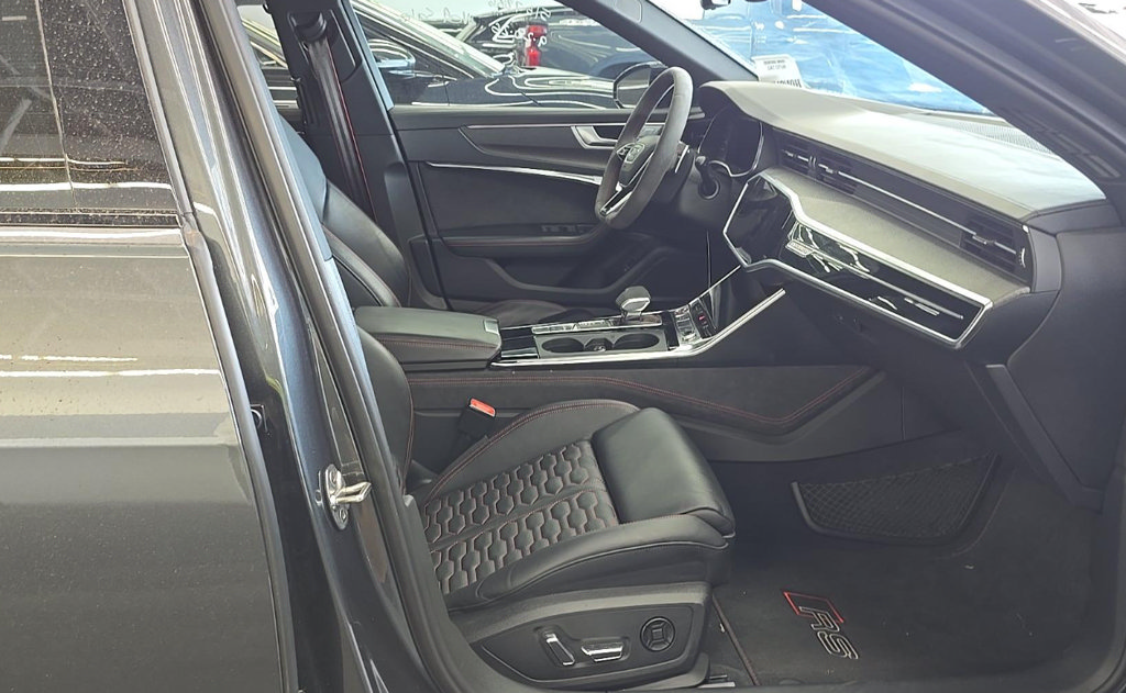 Used 2022 Audi RS 6 w/ Executive Package AWD/4WD image 8