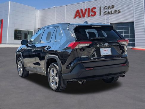 Used 2025 Toyota RAV4 XLE image 3