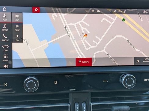 Certified 2024 Porsche Macan image 18